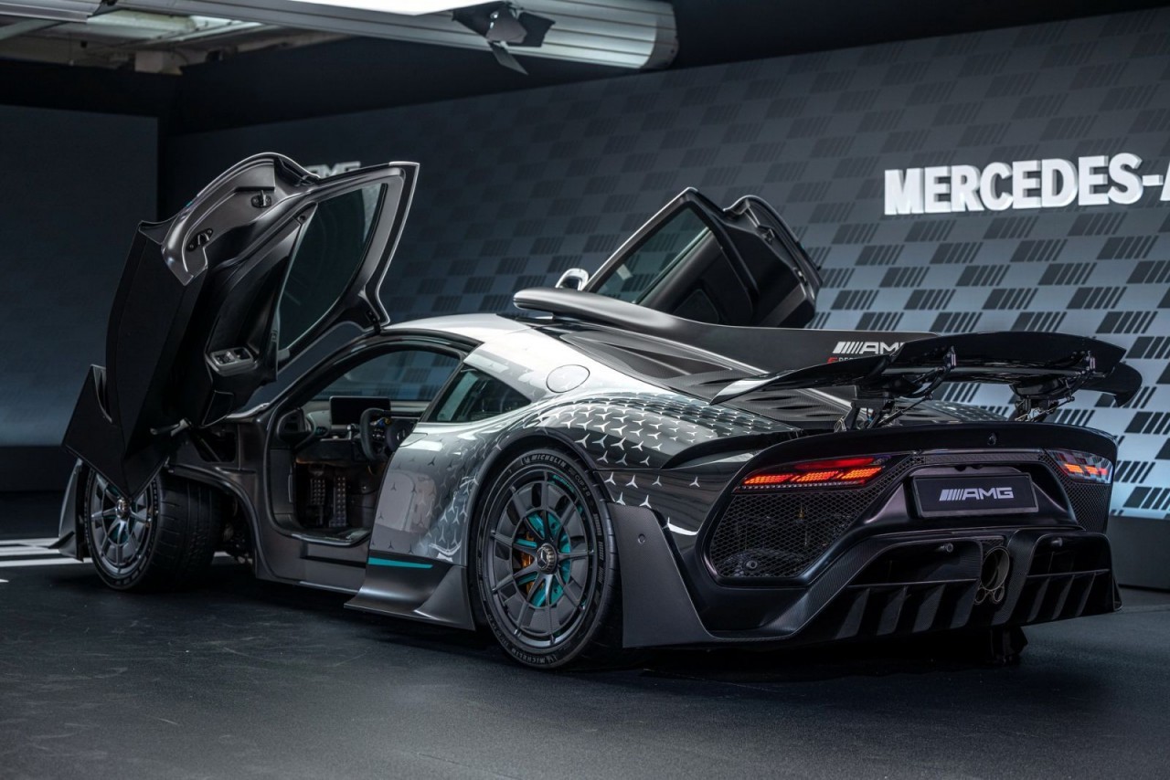 Cận cảnh chi tiết Mercedes-AMG One 2023 ra mắt, công suất 1.049 mã lực