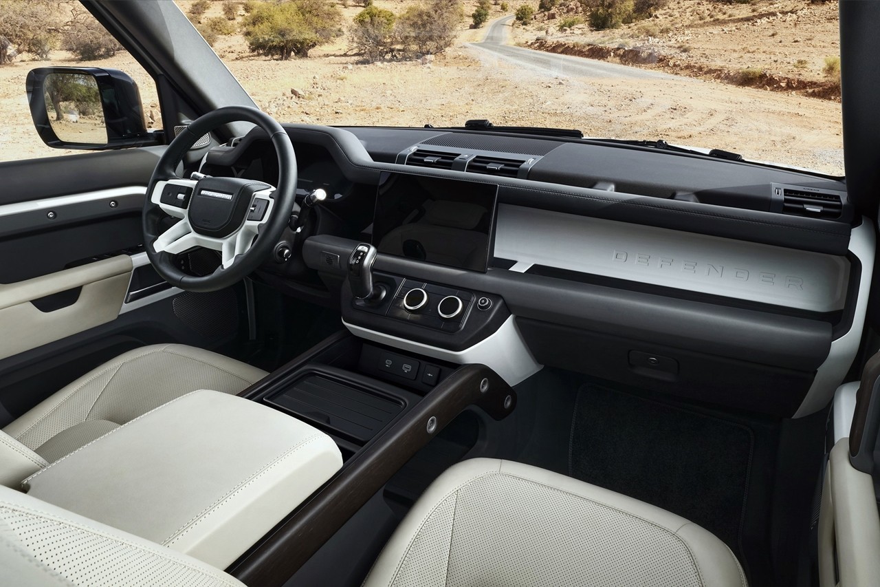 Cập nhật bảng giá 5 phiên bản Land Rover Defender 130 tại Việt Nam Cập nhật bảng giá 5 phiên bản Land Rover Defender 130 tại Việt Nam