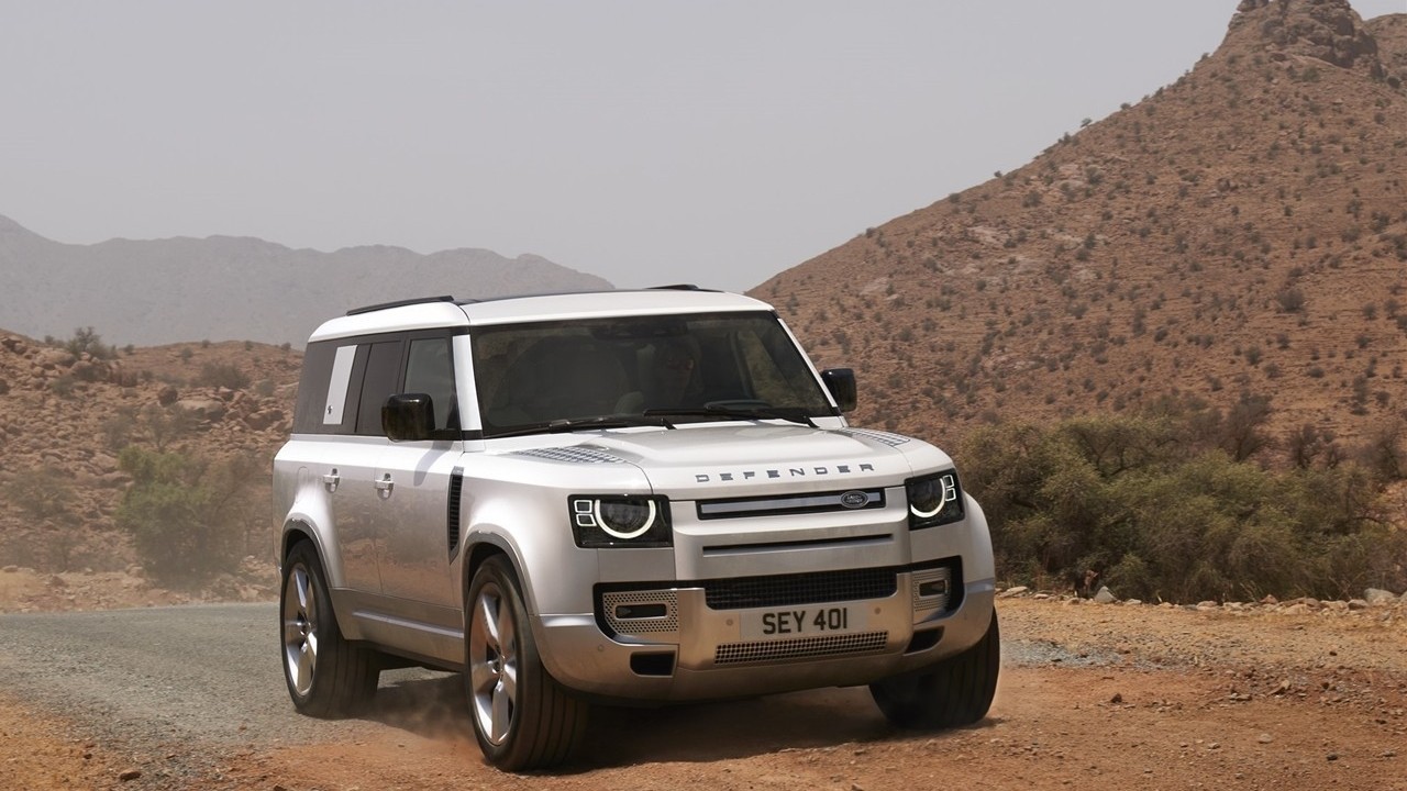 Cập nhật bảng giá 5 phiên bản Land Rover Defender 130 tại Việt Nam