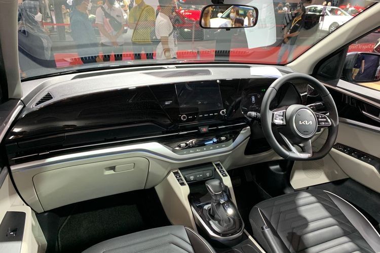 Kia Carens 2022 ra mắt tại Indonesia, giá từ 621 triệu đồng