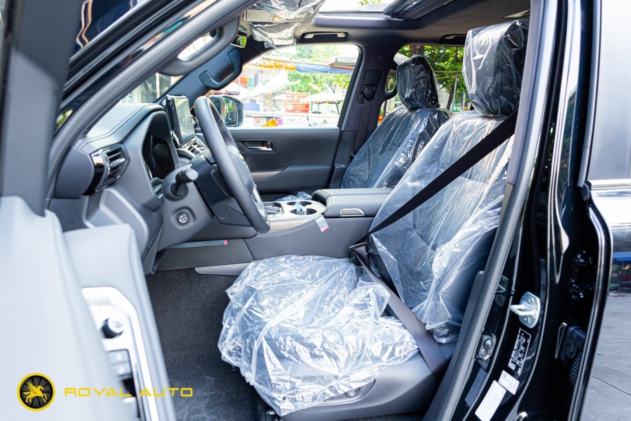 Cận cảnh chi tiết Toyota Land Cruiser LC300 Cận cảnh chi tiết Toyota Land Cruiser LC300