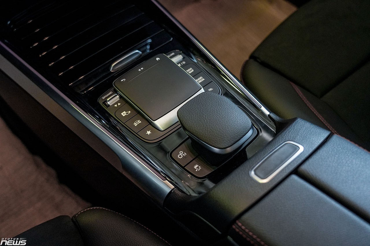 Mercedes-AMG GLB 35 4MATIC xuất hiện ở Hà Nội, giá bán gần 2,7 tỷ đồng Mercedes-AMG GLB 35 4MATIC xuất hiện ở Hà Nội, giá bán gần 2,7 tỷ đồng