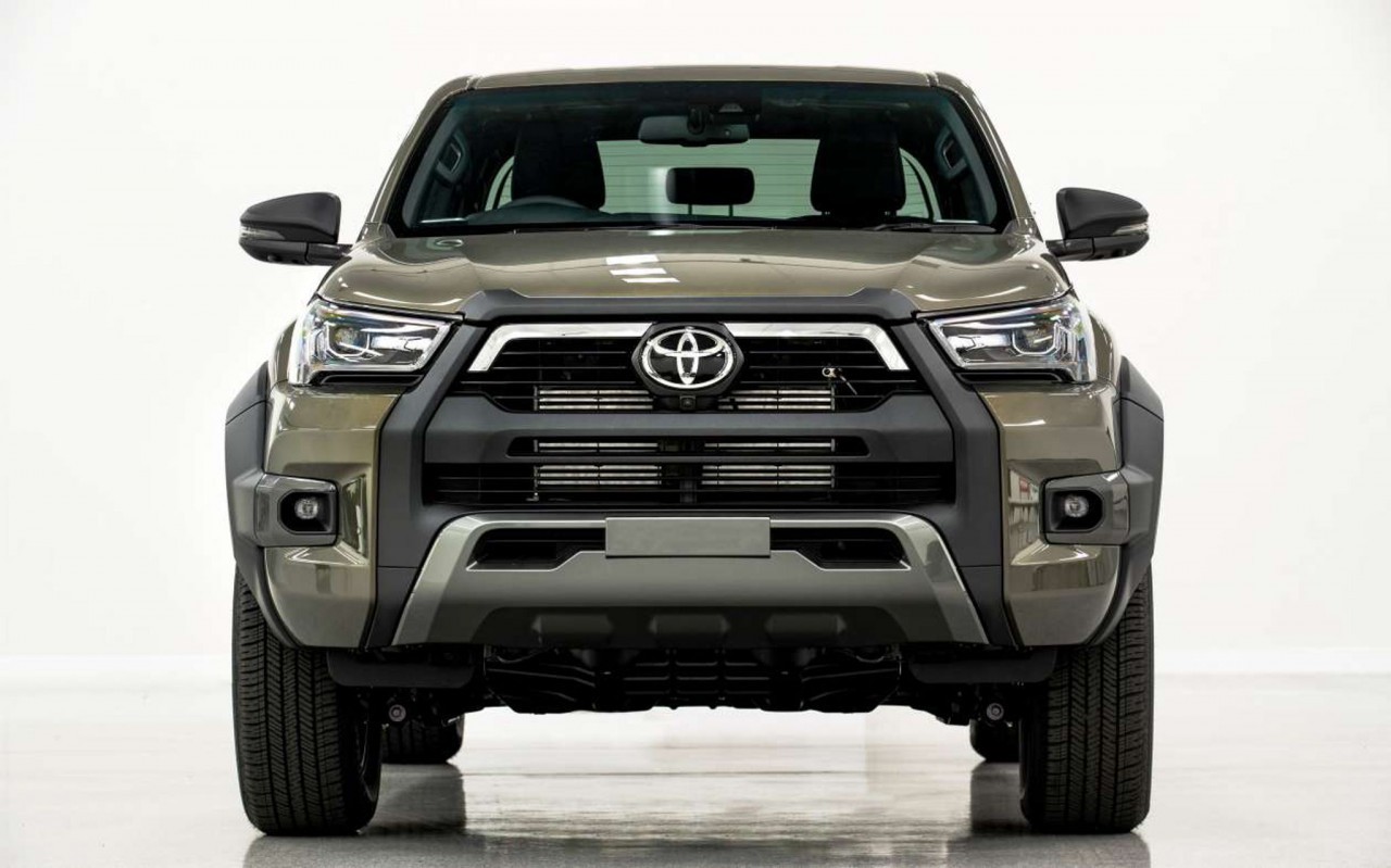 Cận cảnh chi tiết Toyota Hilux 2023 ra mắt tại Australia