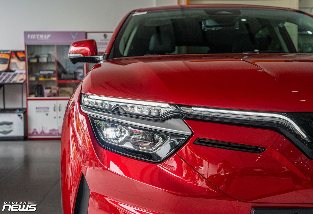 Cận cảnh chi tiết VinFast VF8 Eco tại Việt Nam, giá hơn 1 tỷ đồng