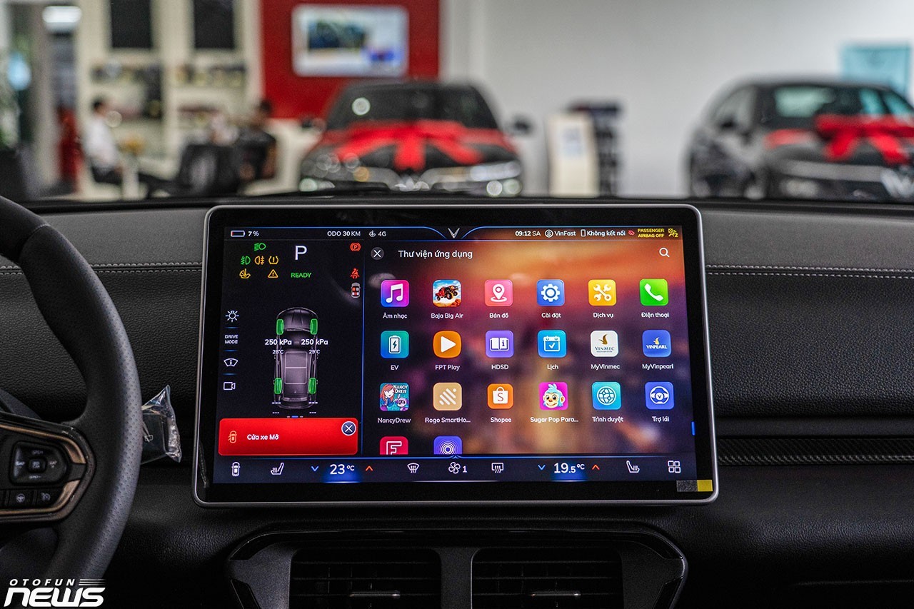 Cận cảnh chi tiết VinFast VF8 Eco tại Việt Nam, giá hơn 1 tỷ đồng