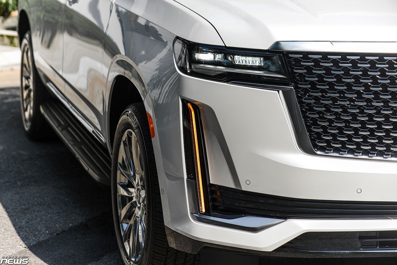 Cadillac Escalade ESV 600D Premium Luxury Cadillac Escalade ESV 600D Premium Luxury