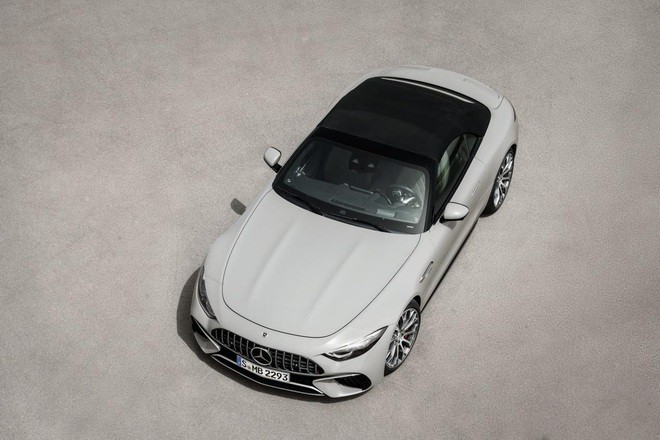 Thời gian đóng/mở mui được giảm từ 20 giây xuống 15 giây, có thể thực hiện ngay cả khi đang di chuyển ở tốc độ tối đa 60 km/h. (Ảnh: Carscoops)