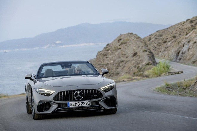 Mercedes-AMG SL 2022 trình làng: 'Người đẹp với tâm hồn quái thú'