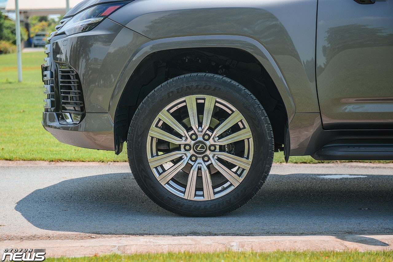 Cận cảnh chi tiết Lexus LX600 Vip tại Việt Nam, giá hơn 9 tỷ đồng