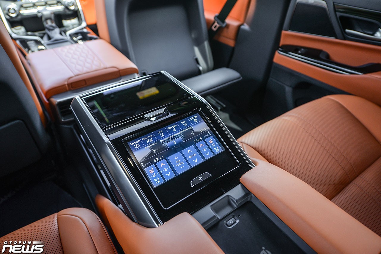 Cận cảnh chi tiết Lexus LX600 Vip tại Việt Nam, giá hơn 9 tỷ đồng