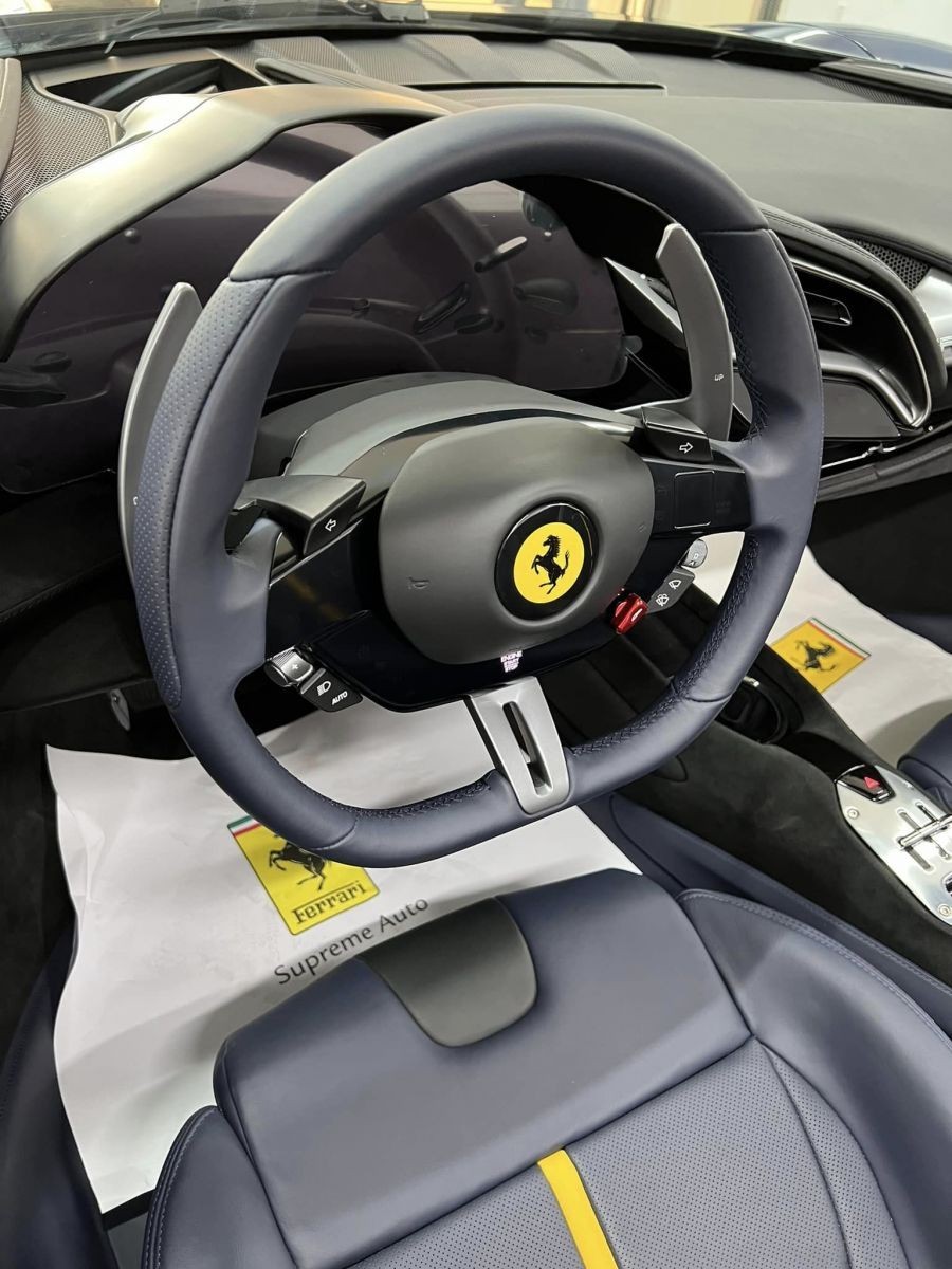 Cận cảnh siêu xe Ferrari SF90 Spidern có mặt tại Việt Nam Cận cảnh siêu xe Ferrari SF90 Spidern có mặt tại Việt Nam