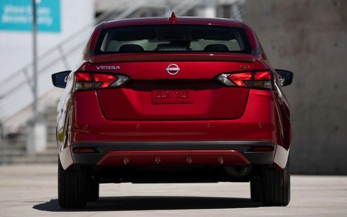 Tại thị trường Mỹ, Nissan Almera mới có 3 phiên bản là S, SV và SR.