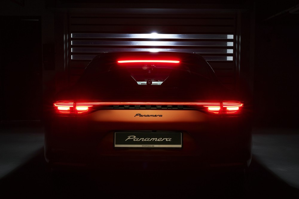 Porsche Panamera phiên bản nâng cấp ra mắt, giá từ 5,3 tỷ