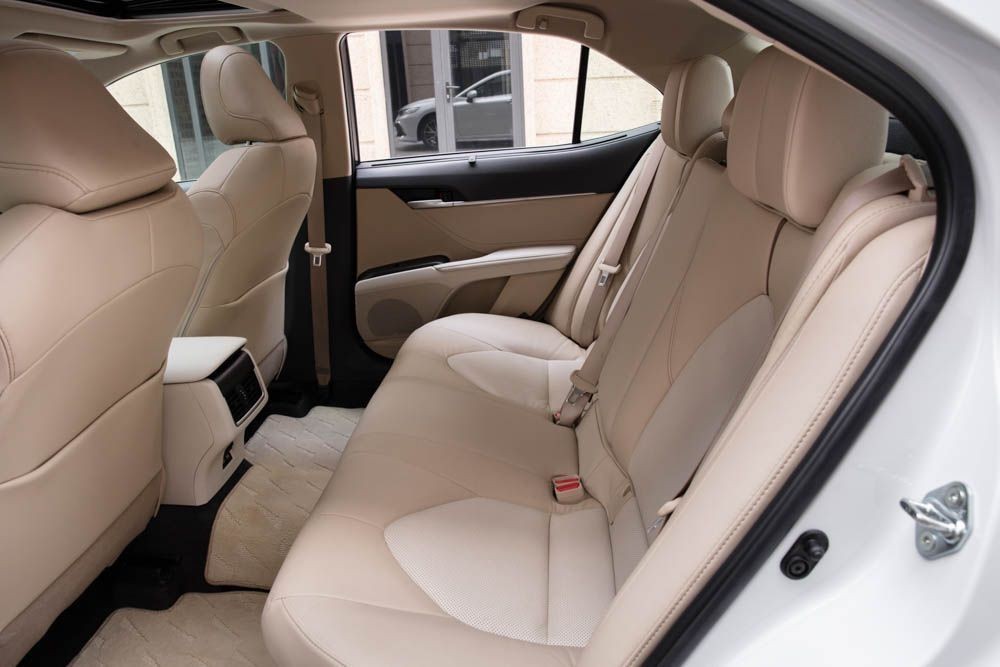 Cận cảnh chi tiết Toyota Camry 2022, giá từ 1,05 tỷ đồng