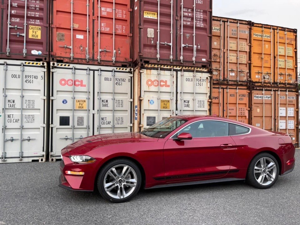 Ford Mustang 2022 có mặt tại Việt Nam, giá hơn 3 tỷ đồng