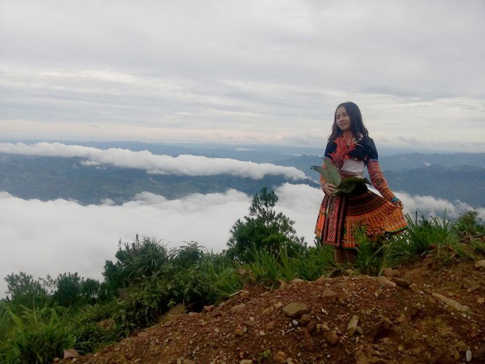 san may tren dinh ta xua