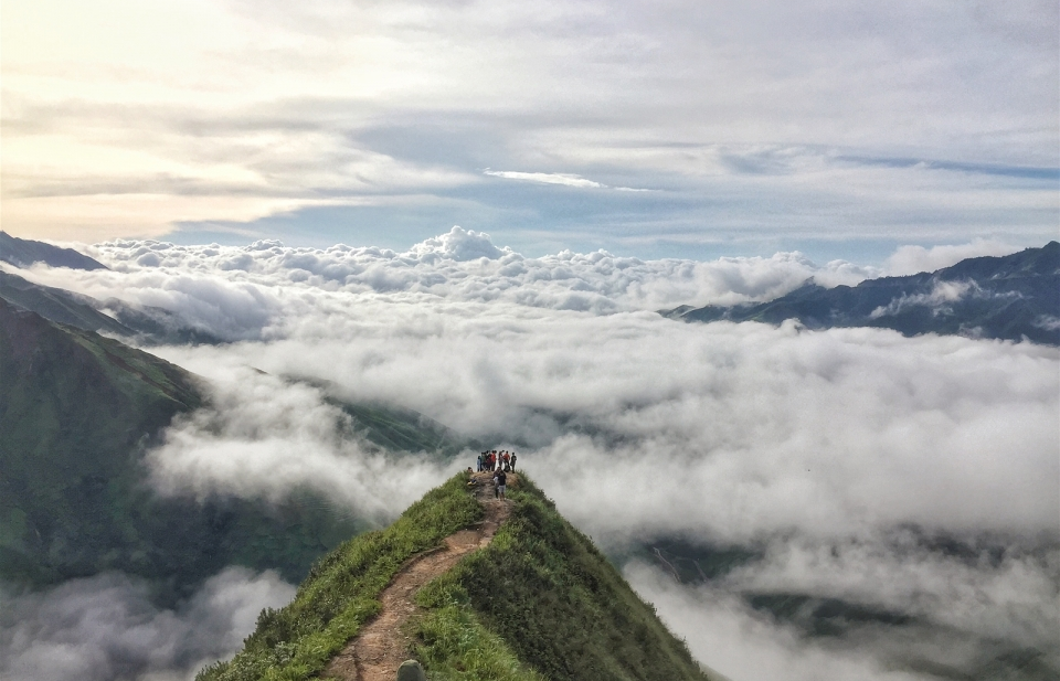 Săn mây trên đỉnh Tà Xùa
