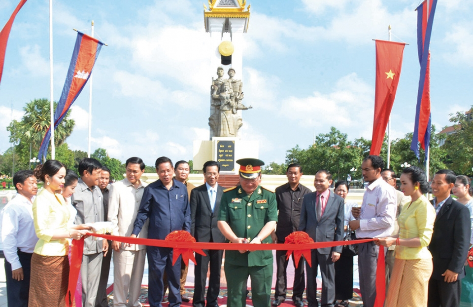 hanh dong chinh nghia sang ngoi chu nghia nhan van
