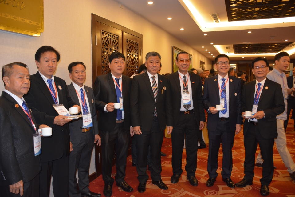 Chung sức hiến kế cho quê hương chung suc hien ke cho que huong