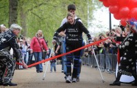 mot nguoi tan tat lap ky luc moi ve cheo thuyen vuot dai tay duong