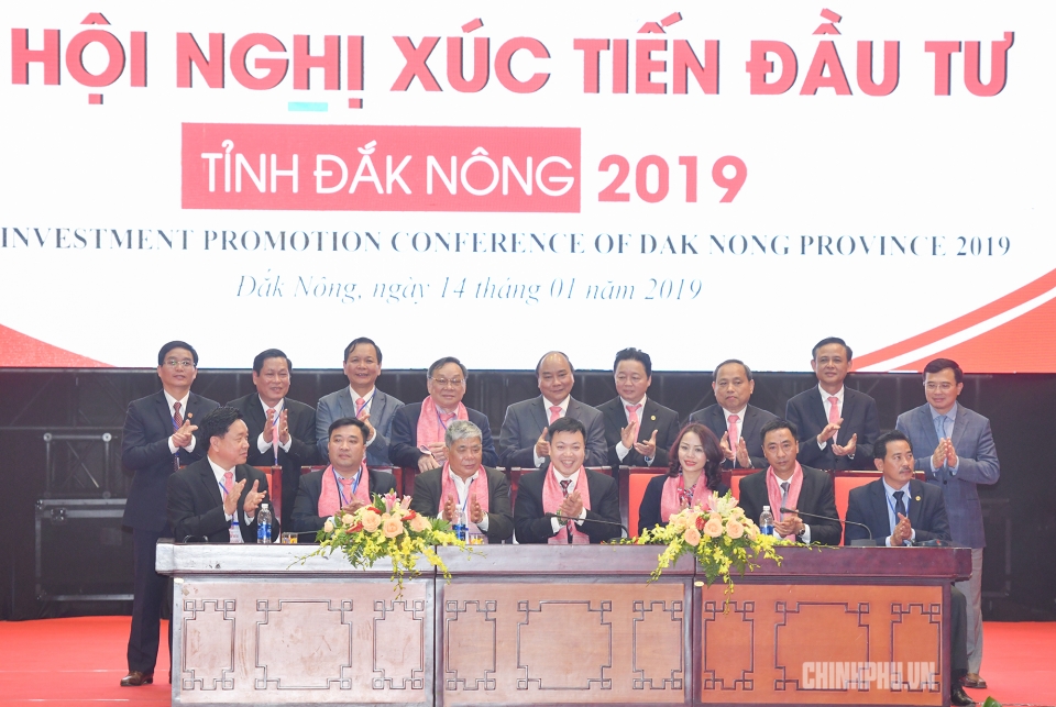 thu tuong nguyen xuan phuc du hoi nghi xuc tien dau tu tinh dak nong nam 2019