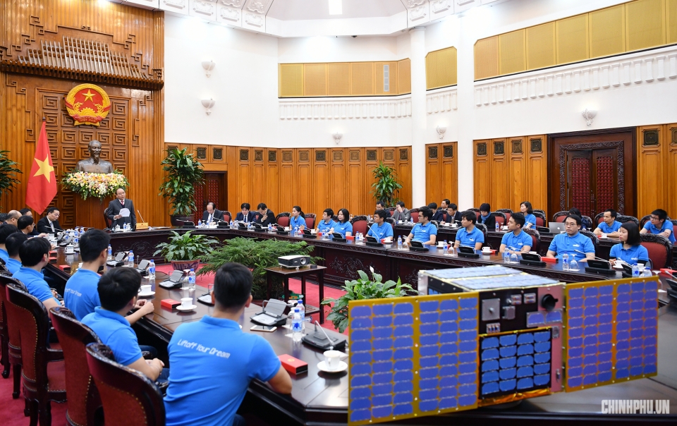 chinh phu tao moi dieu kien cho che tao ve tinh cua viet nam