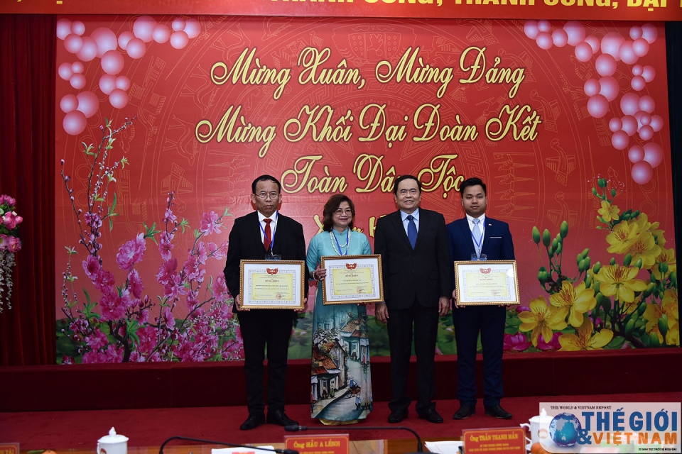 mat tran la khoi doan ket toan dan trong do co ba con kieu bao gop phan xay dung dat nuoc