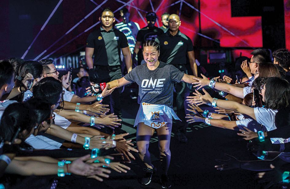 sao the thao goc viet tu hao dong mau lac hong