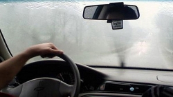 Cách xử lý hơi ẩm bên trong xe ô tô vào mùa đông