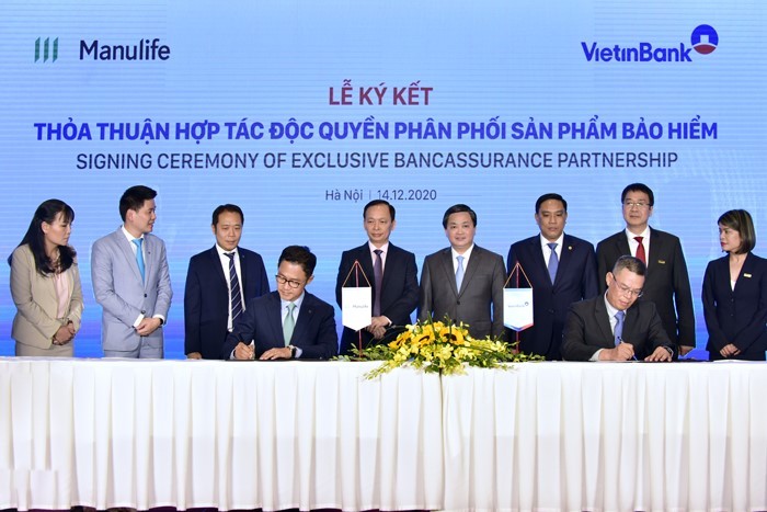 VietinBank đã ký kết thành công hợp đồng hợp tác độc quyền phân phối bảo hiểm với Manulife Việt Nam.