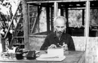 70 nam loi keu goi thi dua ai quoc cua ho chu tich