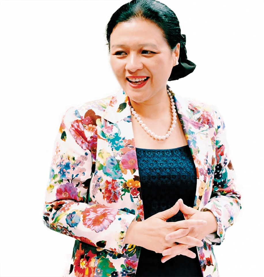 Trưởng thành trên nhiều phương diện truong thanh tren nhieu phuong dien