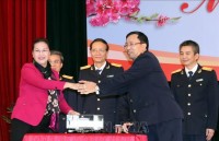 Chủ tịch Quốc hội Nguyễn Thị Kim Ngân thăm và chúc Tết tại Tổng cục Hải quan