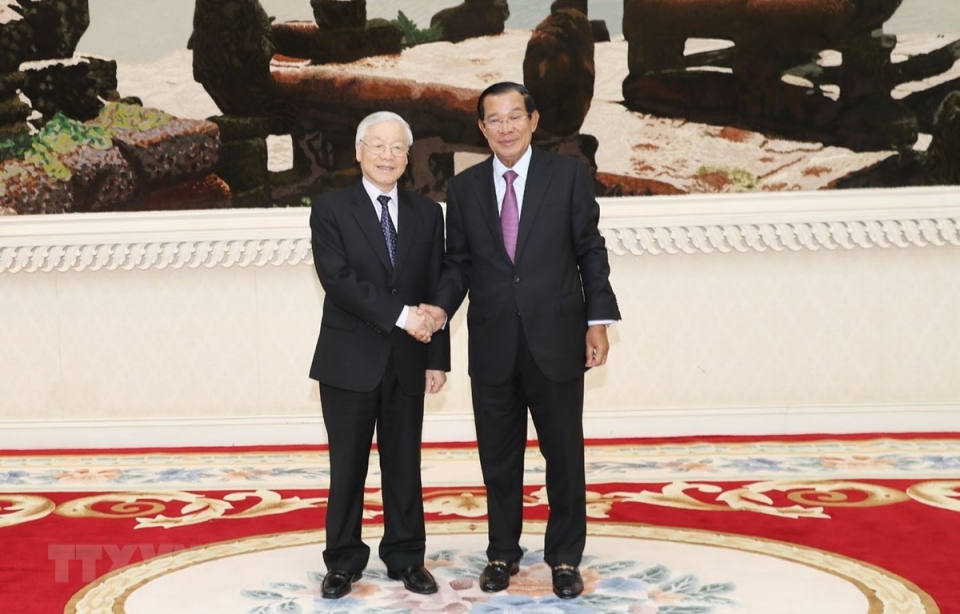 tong bi thu chu tich nuoc nguyen phu trong hoi kien voi thu tuong campuchia samdech hun sen