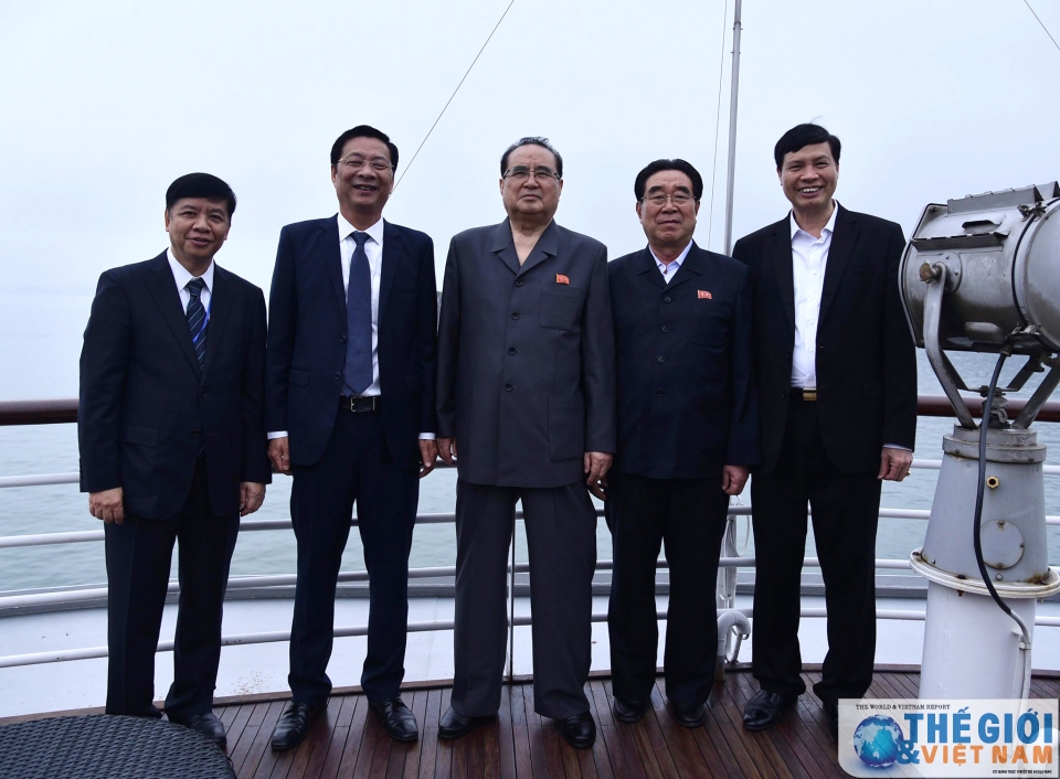 hinh anh doan dai bieu cap cao trieu tien tham vinh ha long