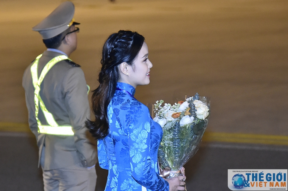 ngoai giao tang hoa cho nguyen thu quoc gia