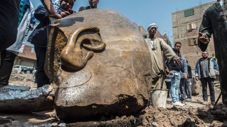 tim ra 2 tuong pharaoh nien dai hon 3000 nam truoc tai cairo