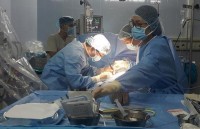 chuyen gia phap chuyen giao ky thuat hien dai ve phau thuat long nguc