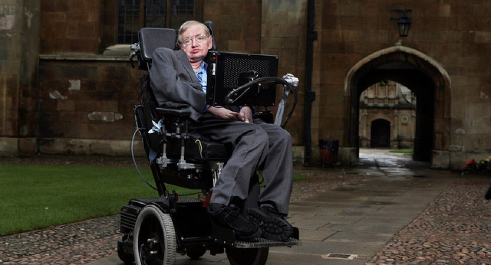 giao su stephen hawking dang co ke hoach bay vao vu tru