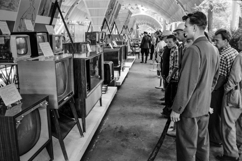 khi lien xo ban tau chien de mua nuoc ngot