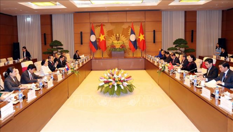 chu tich quoc hoi nguyen thi kim ngan don lam viec voi chu tich quoc hoi lao