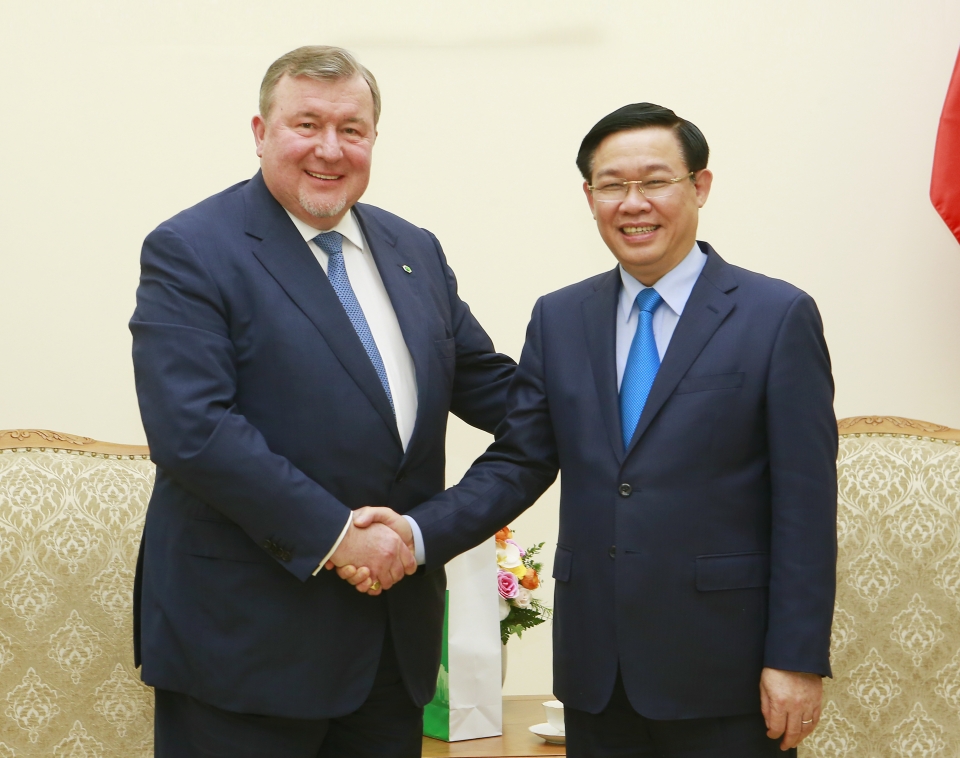 pho thu tuong vuong dinh hue tiep chu tich ban lanh dao ngan hang dau tu quoc te