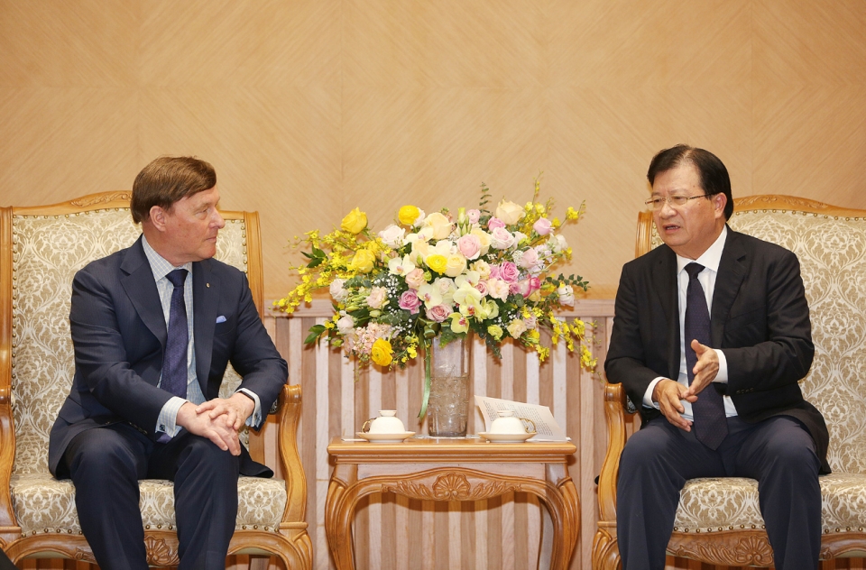 Phó Thủ tướng Trịnh Đình Dũng tiếp Tổng Giám đốc Công ty Macquarie Capital (Australia) pho thu tuong trinh dinh dung tiep tong giam doc cong ty macquarie capital australia