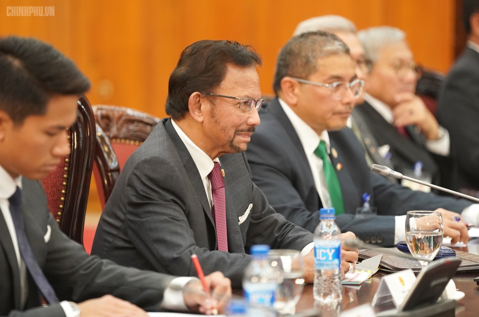 Thủ tướng Nguyễn Xuân Phúc hội kiến với Quốc vương Brunei Hassanal Bolkiah thu tuong nguyen xuan phuc hoi kien voi quoc vuong brunei hassanal bolkiah