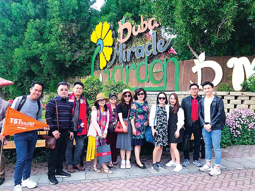 tst tourist tang khach hang goi bao hiem corona