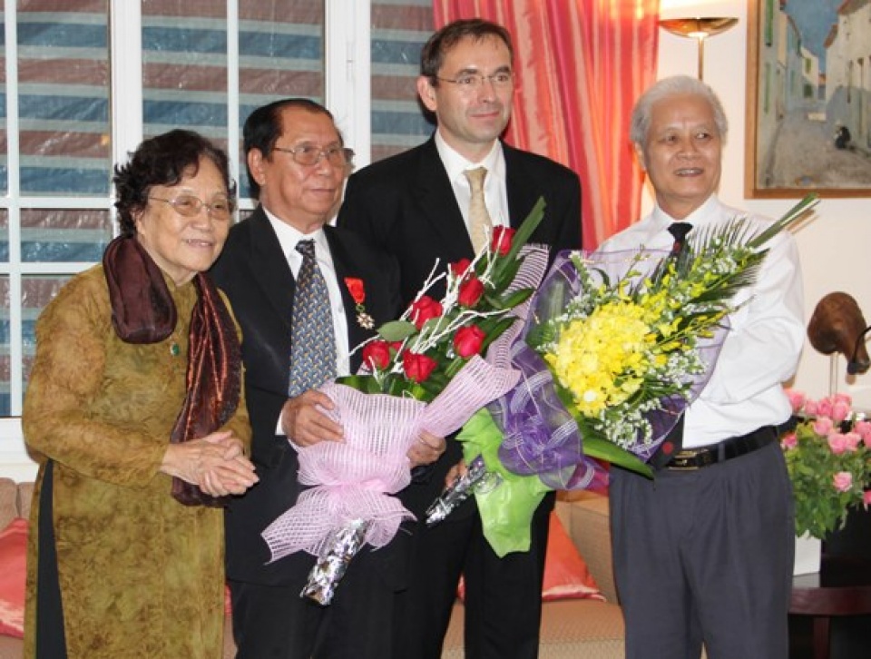 su ben chat trong gian kho