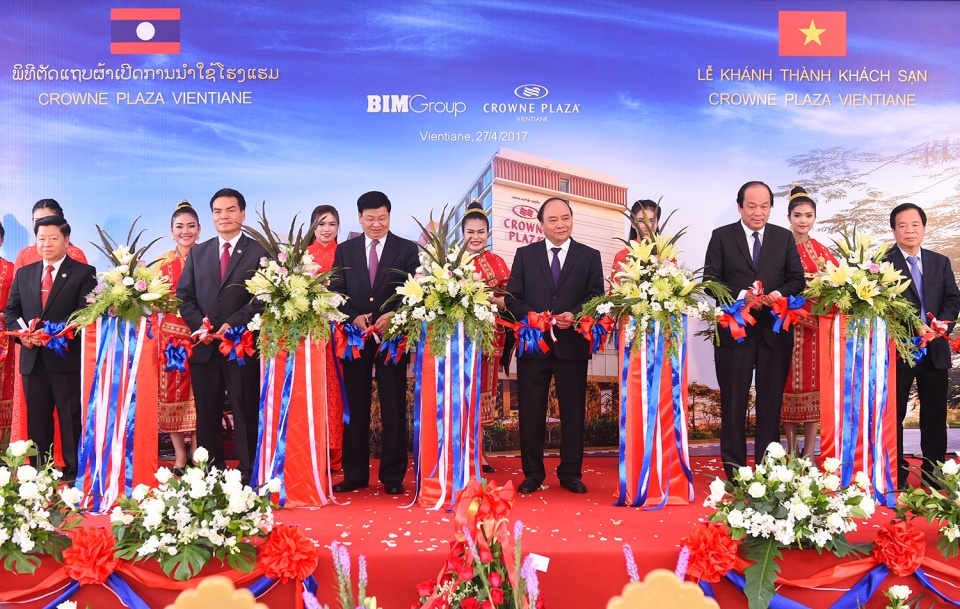 thu tuong gap mat cac doanh nghiep viet nam dau tu tai lao