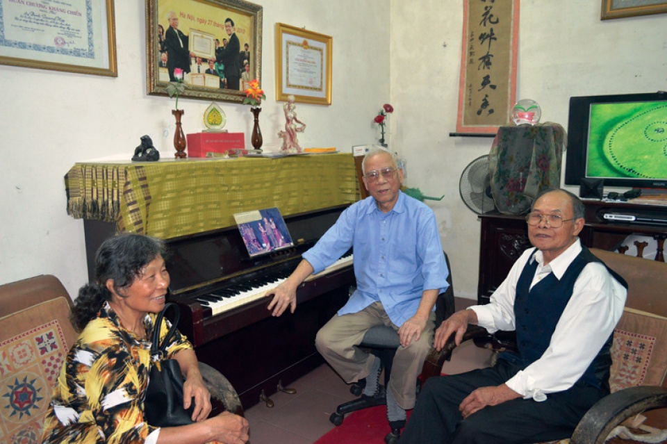 nhac sy dinh quang hop khuc ca khai hoan