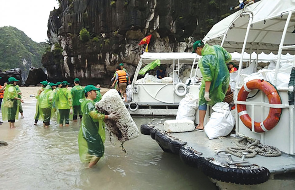 hien thuc hoa tang truong xanh tai vinh ha long