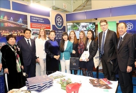 Chủ tịch Quốc hội Nguyễn Thị Kim Ngân tiếp Thị trưởng thành phố Toulouse, Pháp chu tich quoc hoi nguyen thi kim ngan tiep thi truong thanh pho toulouse phap